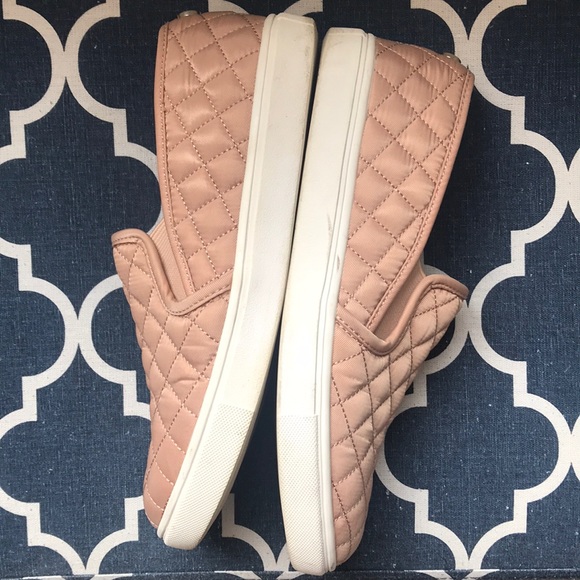 Steve Madden sneakers Size 8. Great condition. - Picture 3 of 6